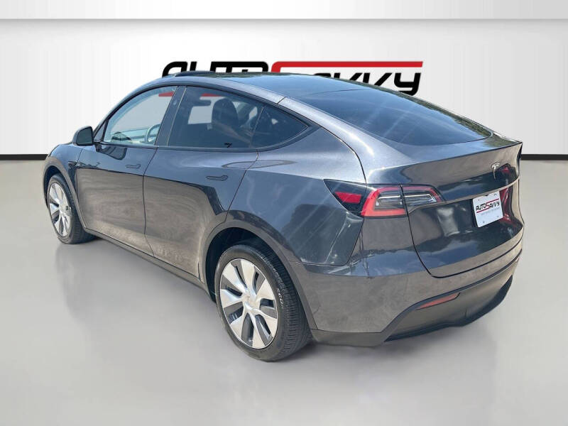 2024 Tesla Model Y Long Range