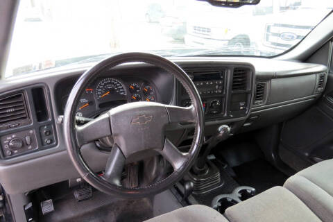 2005 Chevrolet Silverado 3500 LS