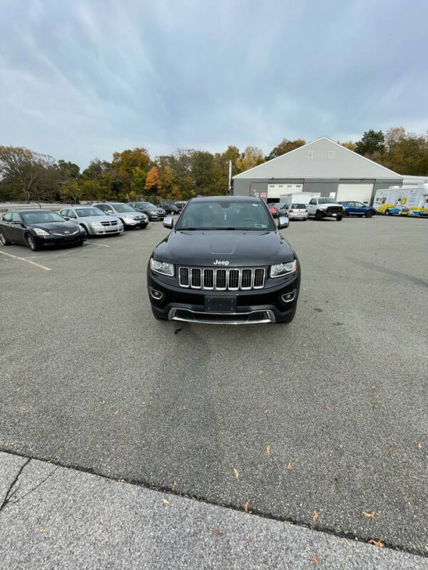 2016 Jeep Grand Cherokee for sale at BEACH AUTO GROUP LLC in Bunnell FL