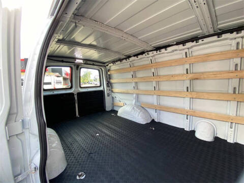 2023 GMC Savana 2500