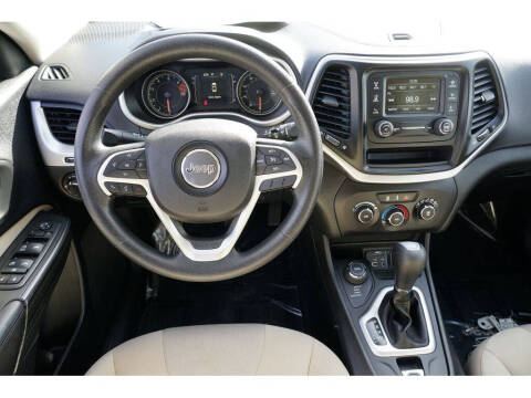 2017 Jeep Cherokee Sport