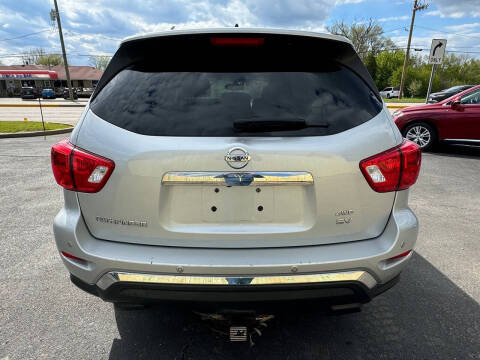 2018 Nissan Pathfinder SV