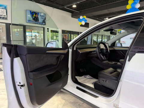 2023 Tesla Model Y Long Range