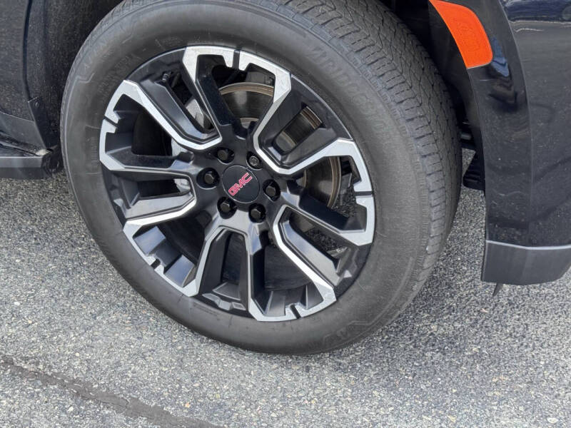 2023 GMC Yukon XL SLT