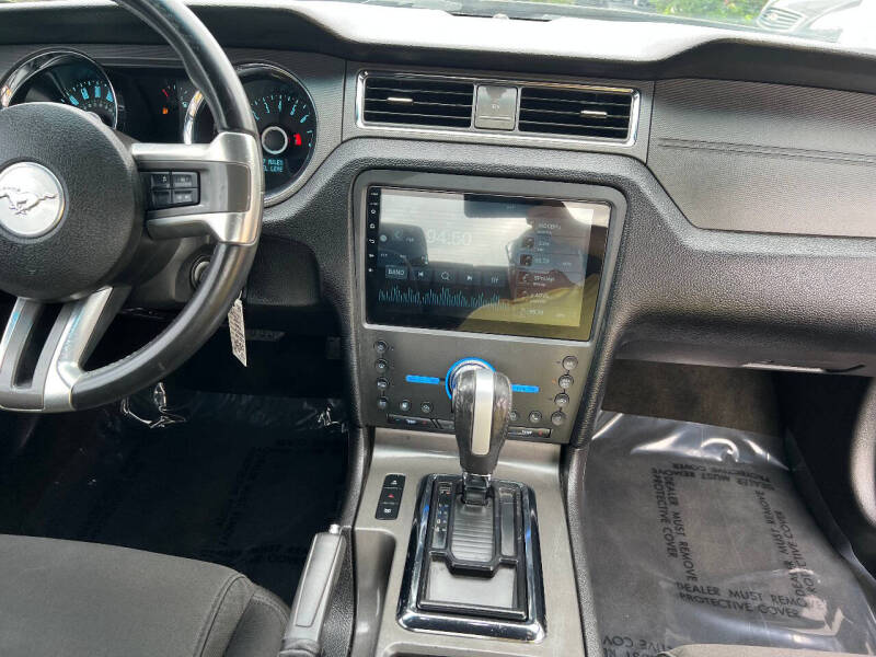 2014 Ford Mustang V6