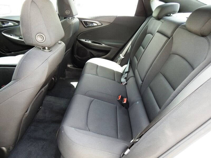 2022 Chevrolet Malibu Sedan - $21,900