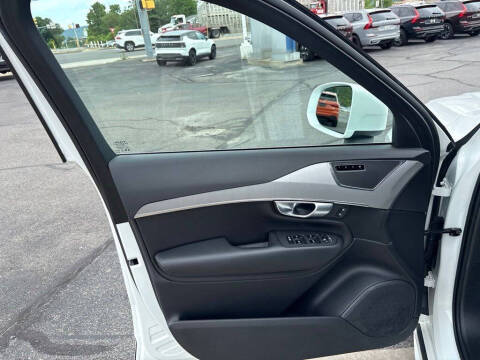 2023 Volvo XC90 B5 Core