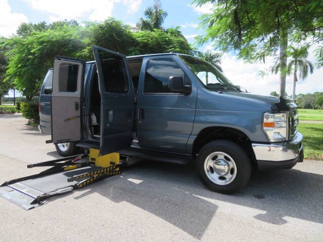 2013 Ford E-Series E-150 XLT