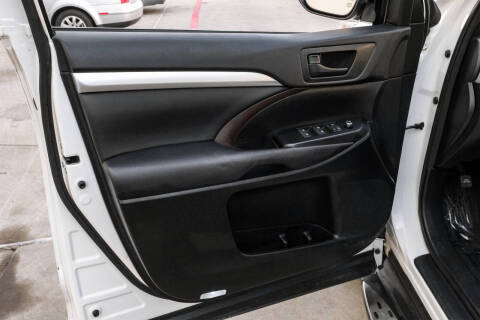 2017 Toyota Highlander LE Plus