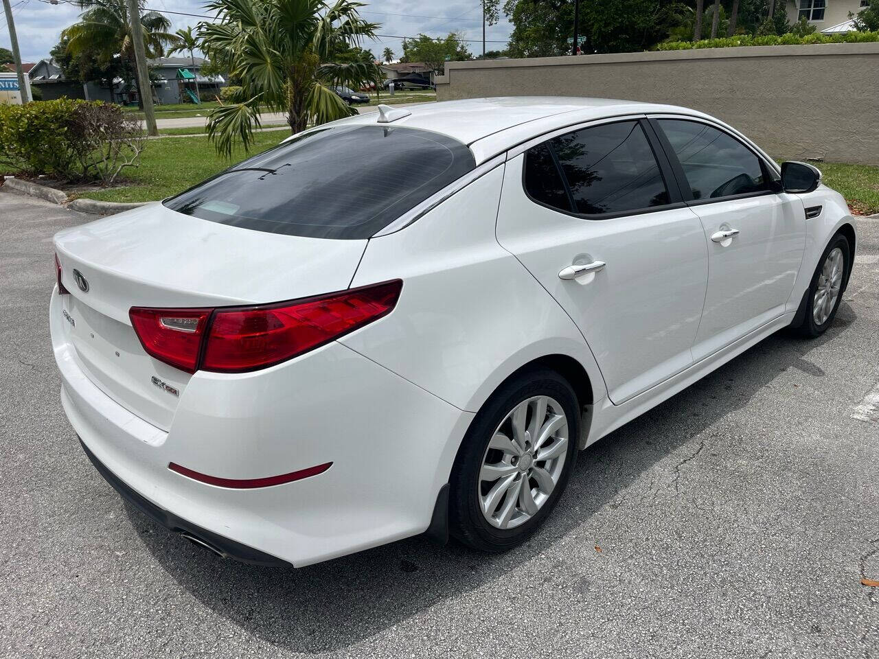2015 KIA Optima Sedan - $11,995