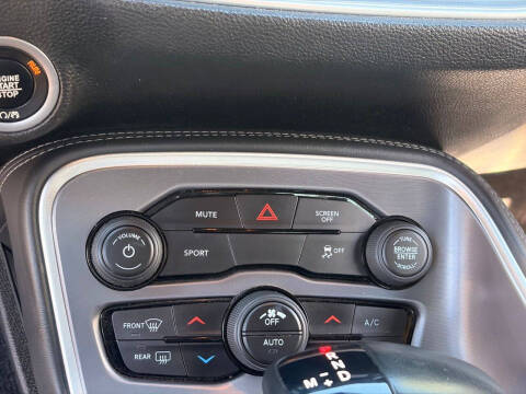 2019 Dodge Challenger SXT