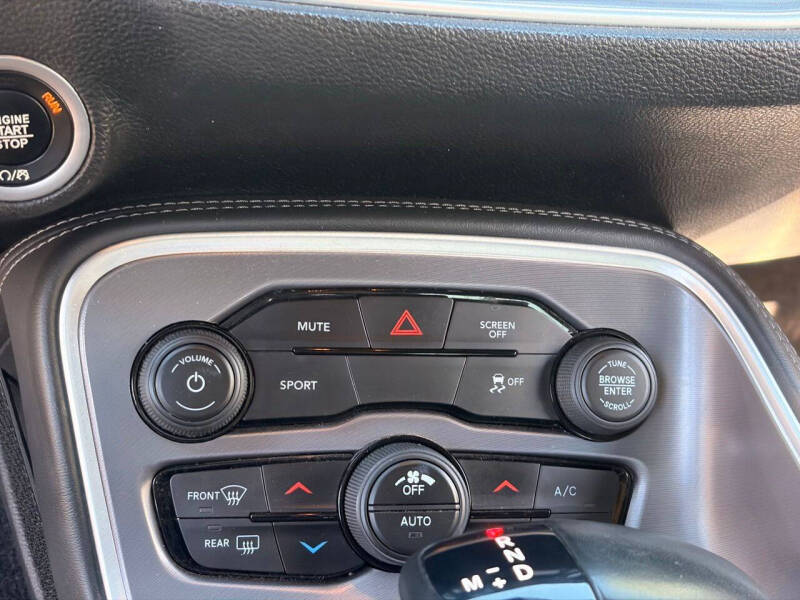 2019 Dodge Challenger SXT