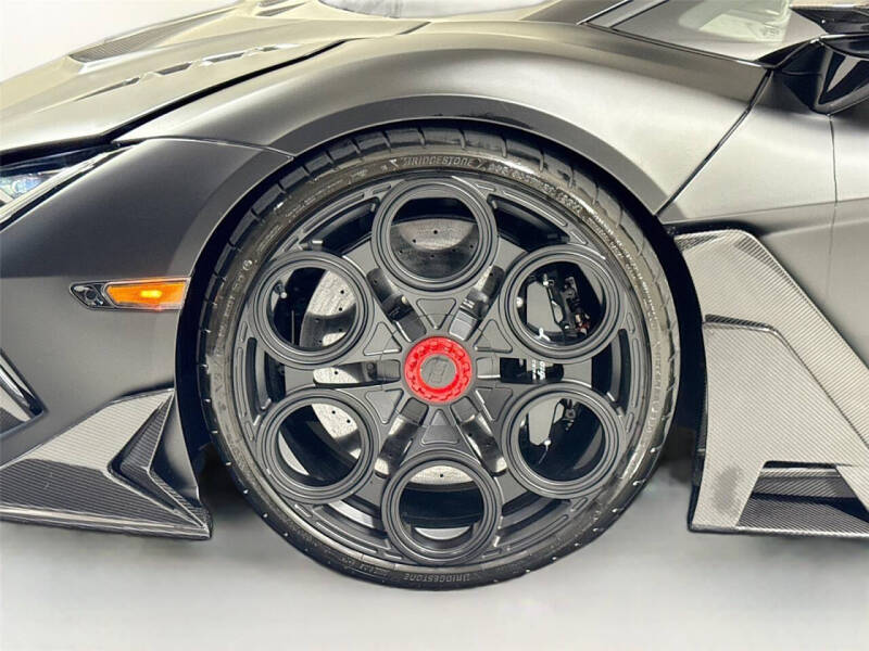 2024 Lamborghini Revuelto