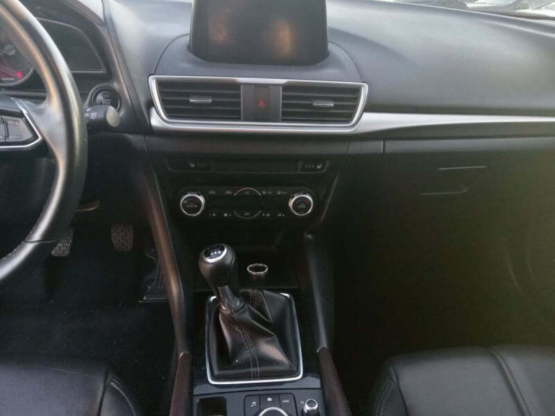 2018 Mazda MAZDA3 Touring