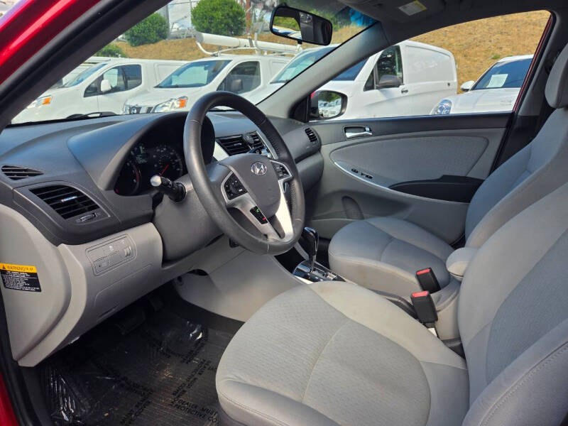 2013 Hyundai Accent SE