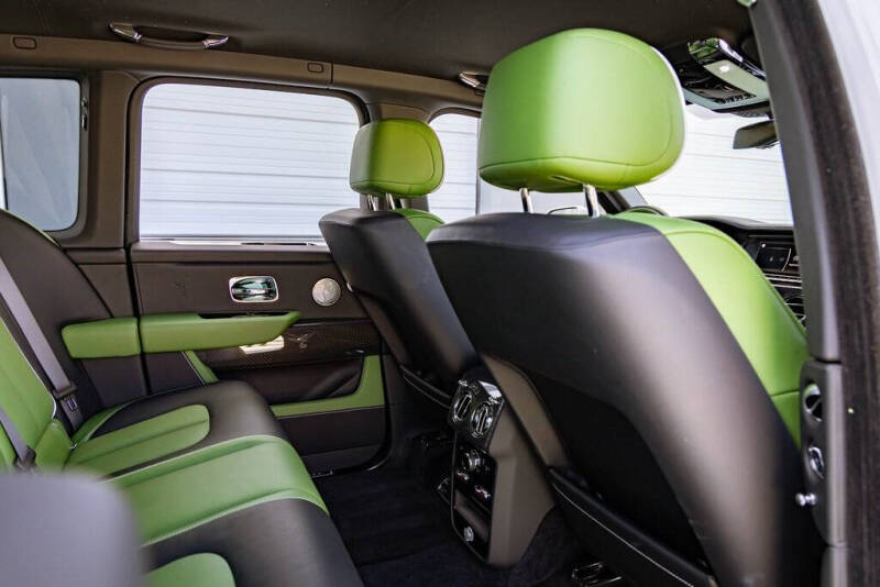 2023 Rolls-Royce Black Badge Cullinan