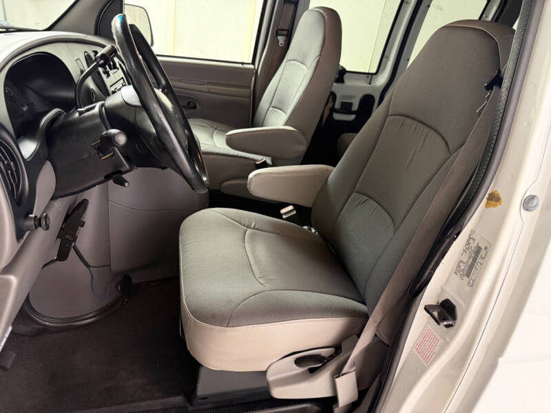 2001 Ford E-Series E-350 SD XLT