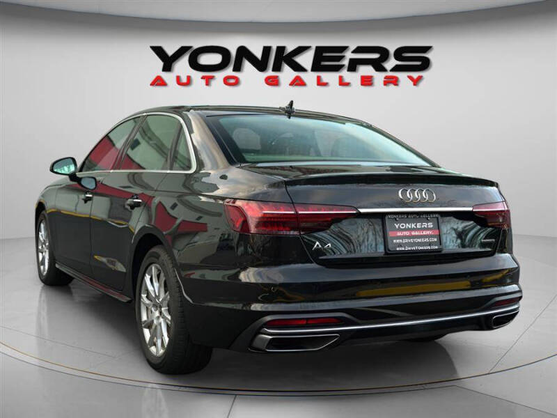 2022 Audi A4 quattro Premium 40 TFSI