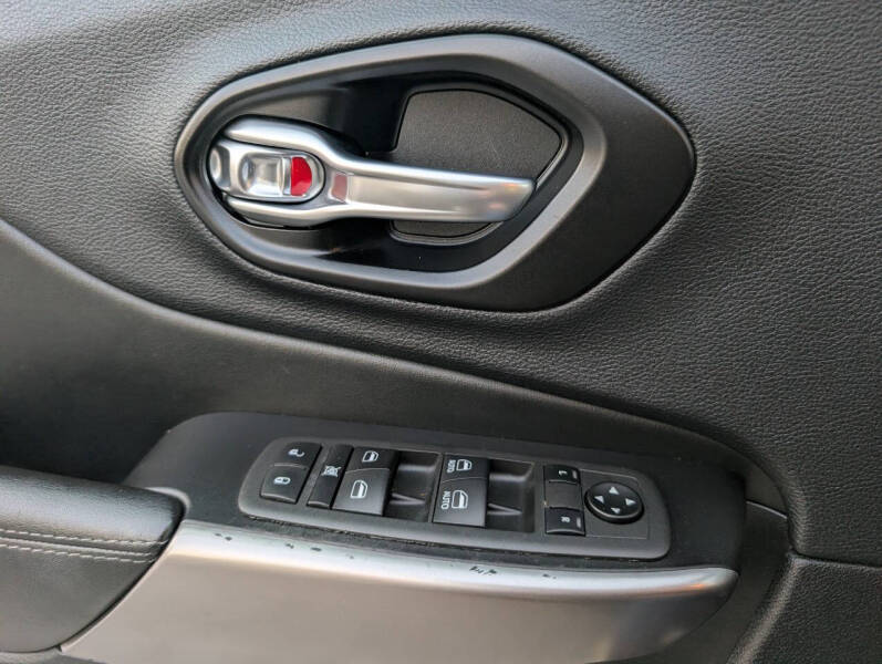 2022 Jeep Cherokee Latitude Lux