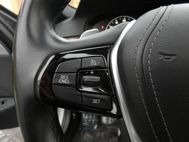 2019 BMW 5 Series 530i