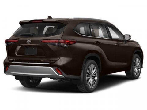 Used 2020 Toyota Highlander Limited with VIN 5TDDZRBH9LS049083 for sale in Madison, WI