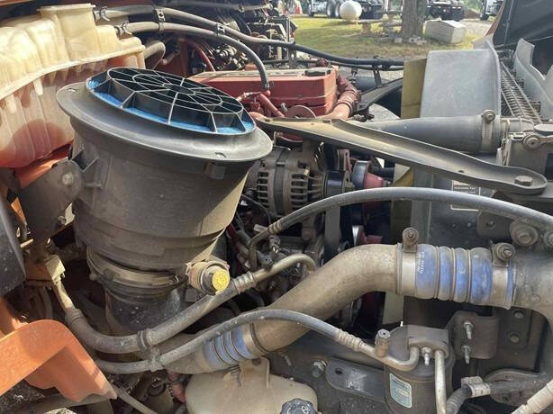 2017 Freightliner M2 106