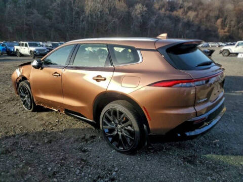 2025 Toyota Crown Signia