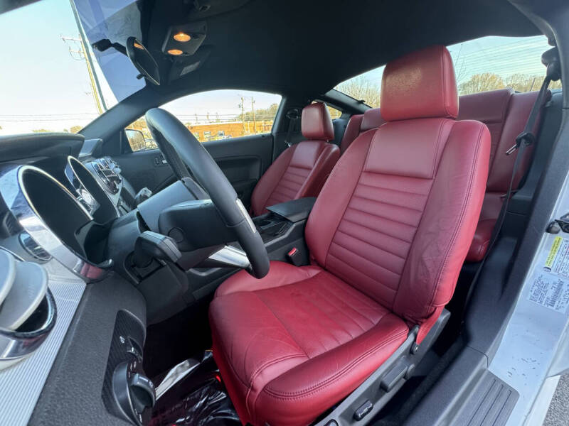 2005 Ford Mustang GT Premium