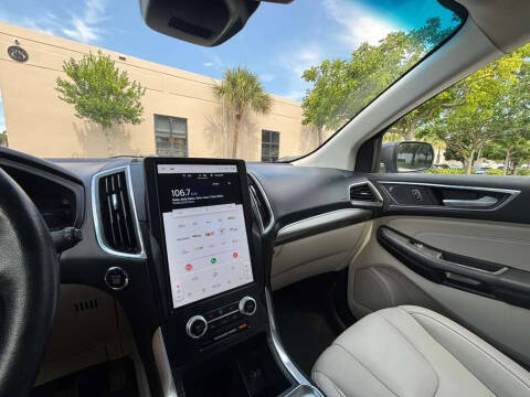 2022 Ford Edge Titanium