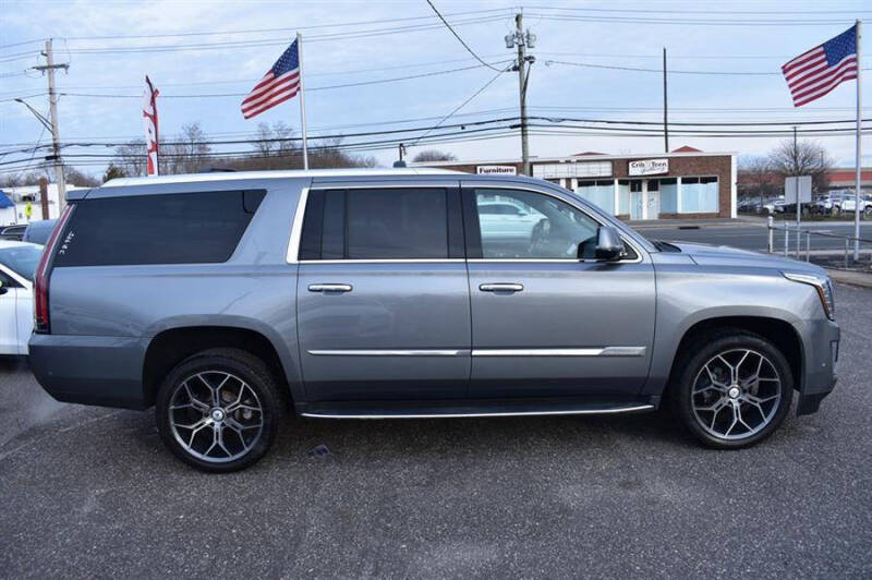 2018 Cadillac Escalade ESV Luxury