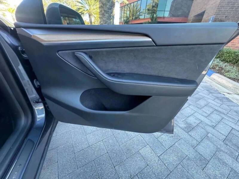 2024 Tesla Model Y Long Range