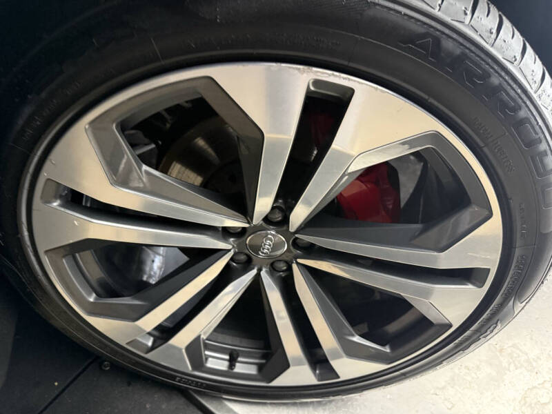 2019 Audi Q8 quattro Premium Plus 55 TFSI