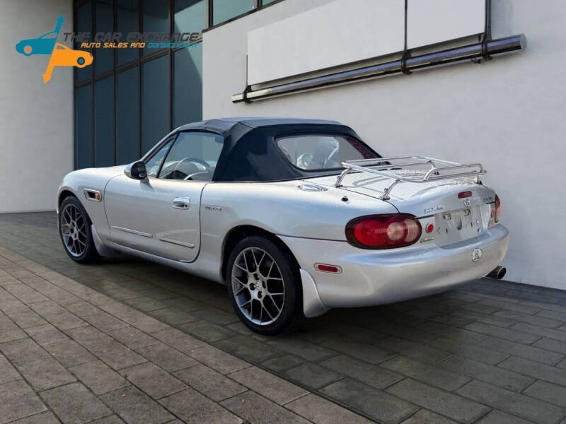 2004 Mazda MX-5 Miata