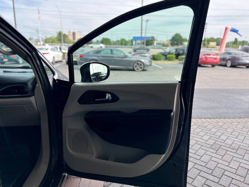 2019 Chrysler Pacifica Touring L