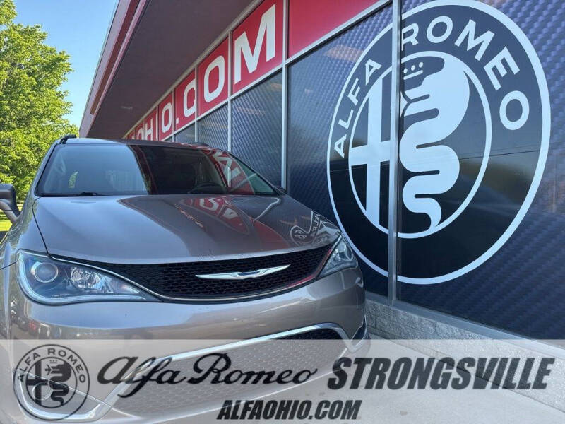 2017 Chrysler Pacifica Touring-L