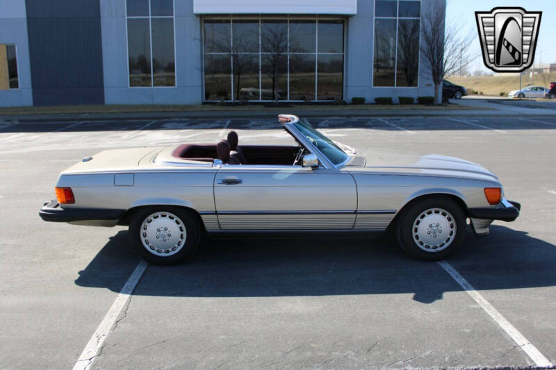 1989 Mercedes-Benz 560-Class 560 SL