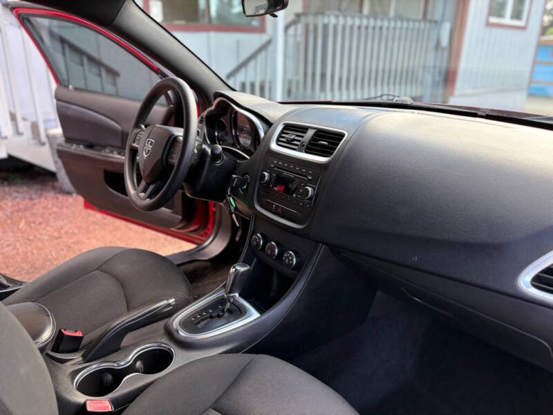 2012 Dodge Avenger SE