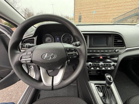 2020 Hyundai Elantra SE