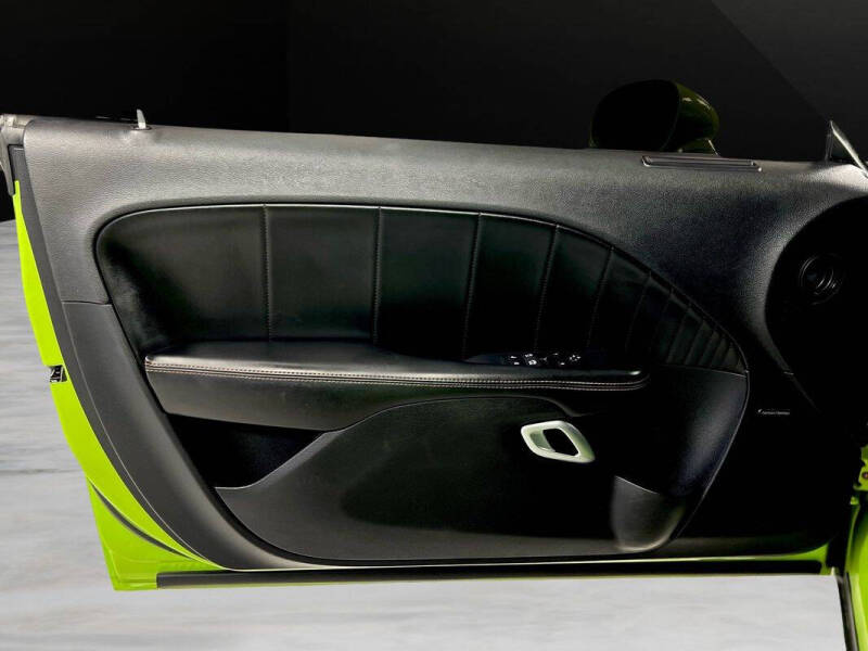 2015 Dodge Challenger R/T Plus Shaker