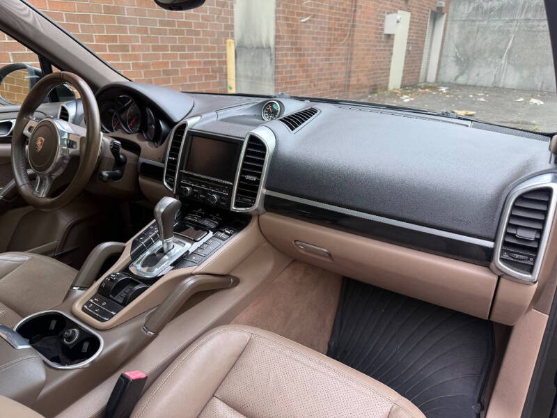 2012 Porsche Cayenne Tiptronic