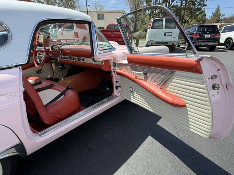 1956 Ford Thunderbird