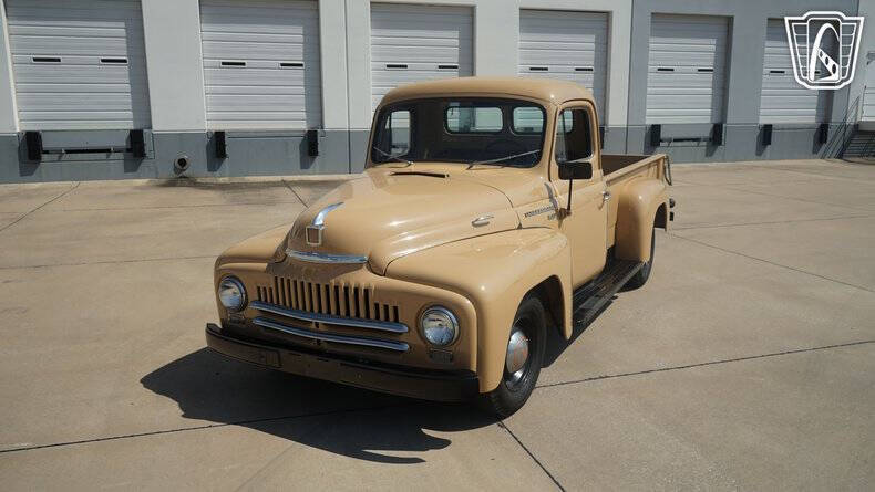 1951 International L 110