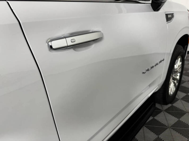 2023 GMC Yukon XL SLT