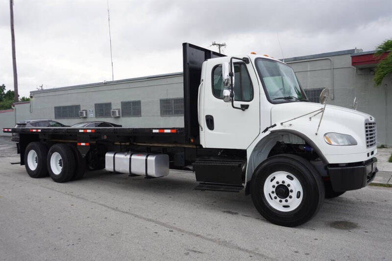 2015 Freightliner M2 106