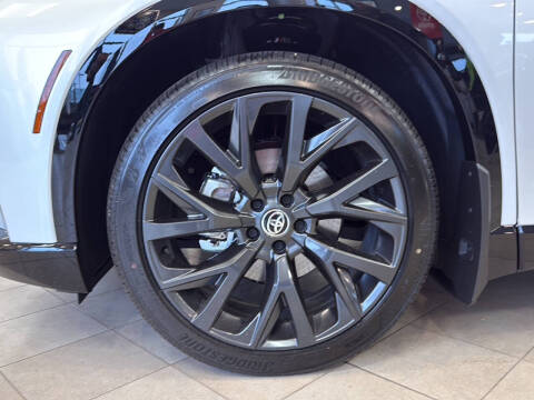 2025 Toyota Crown Signia Limited