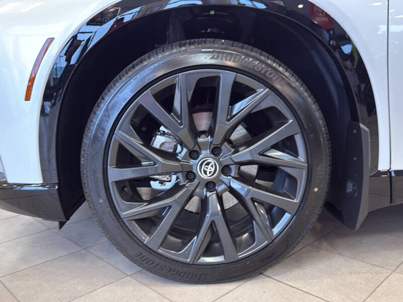 2025 Toyota Crown Signia Limited