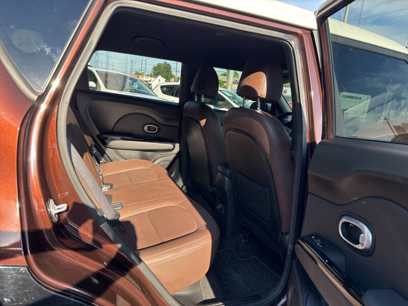 2017 Kia Soul +