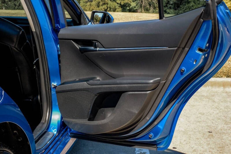 2020 Toyota Camry Hybrid LE