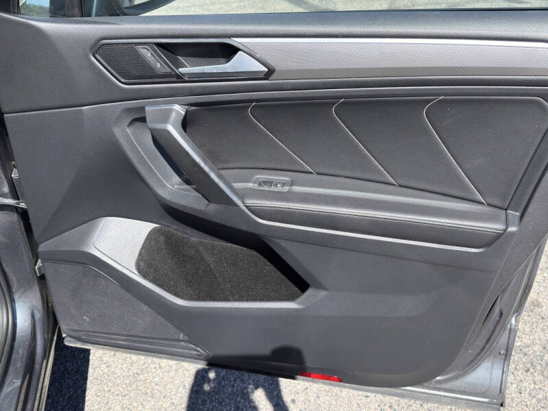 2022 Volkswagen Tiguan SE R-Line Black