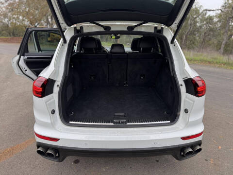 2016 Porsche Cayenne S E-Hybrid